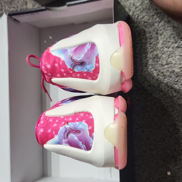 KD 8 Aunt Pearl Sneaker - Picture 9 of 9